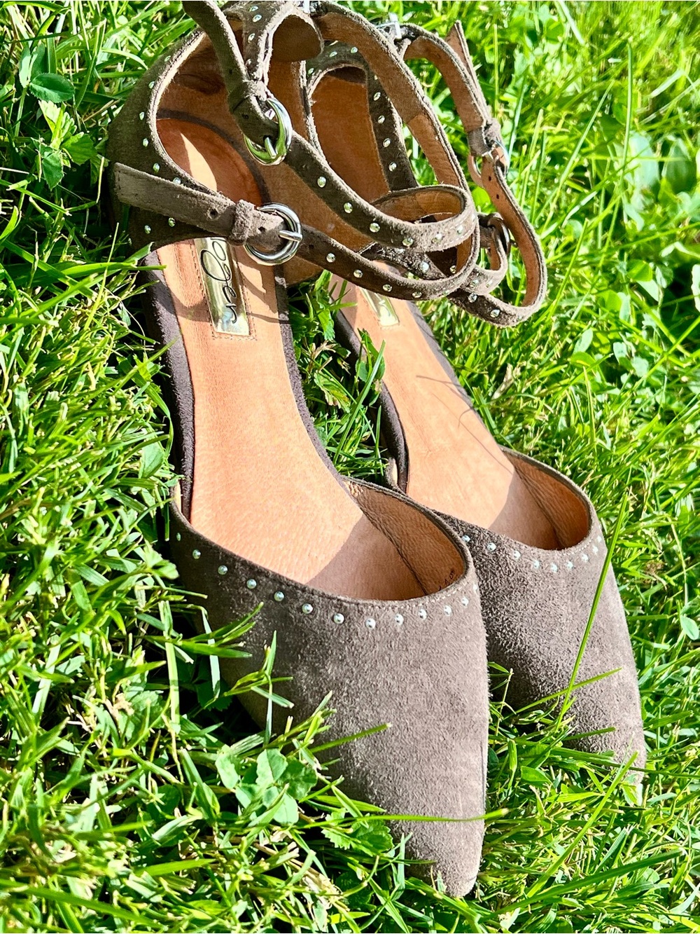 Halogen Suede Studded pointed pointy Toe Ballet Flats Taupe Grey 5-1/2 Valentino